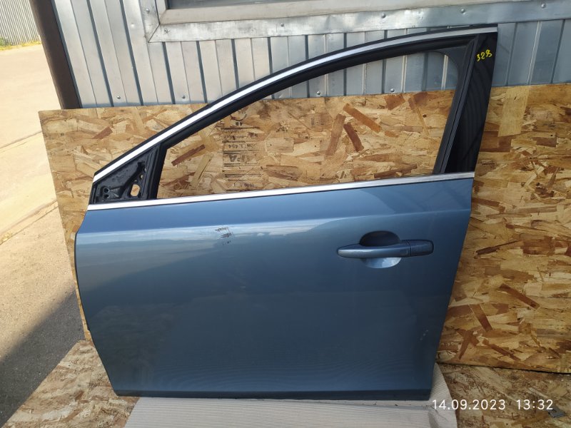 Дверь Volvo v40 MV B4164T 2014 перед. лев. (б/у)