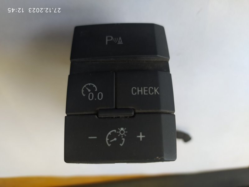 КНОПКА КРУИЗ КОНТРОЛЯ AUDI Q7 4L 4.2 BAR 2012 (б/у)