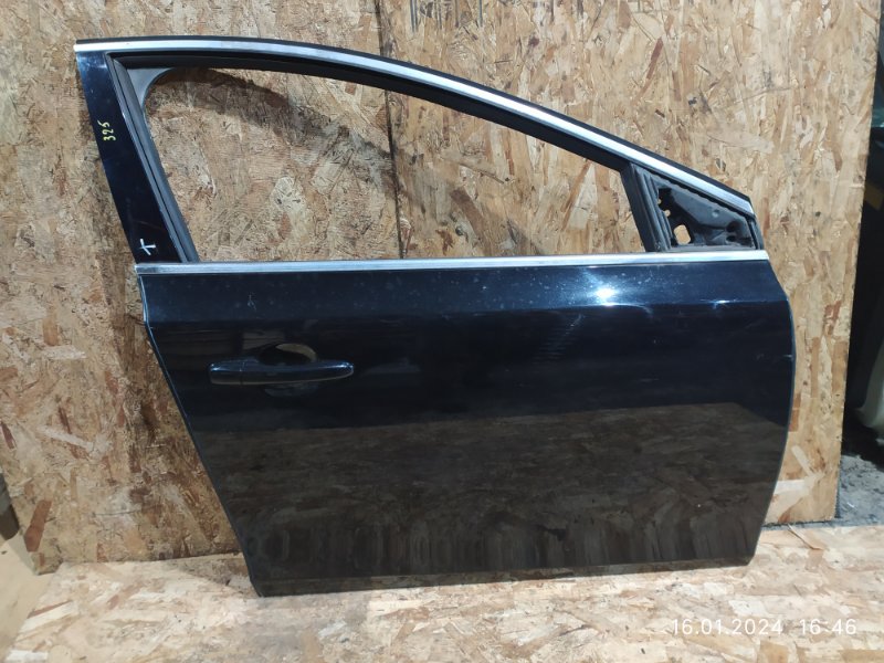 Дверь Volvo v40 MV D4204T14 2014 перед. прав. (б/у)