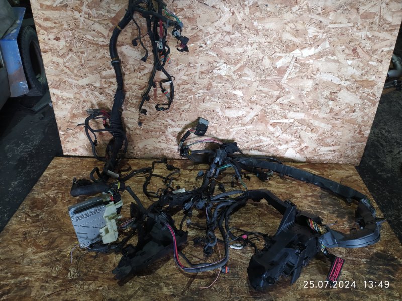 Проводка ДВС Volvo V70 SW B5254T4 2004 (б/у)