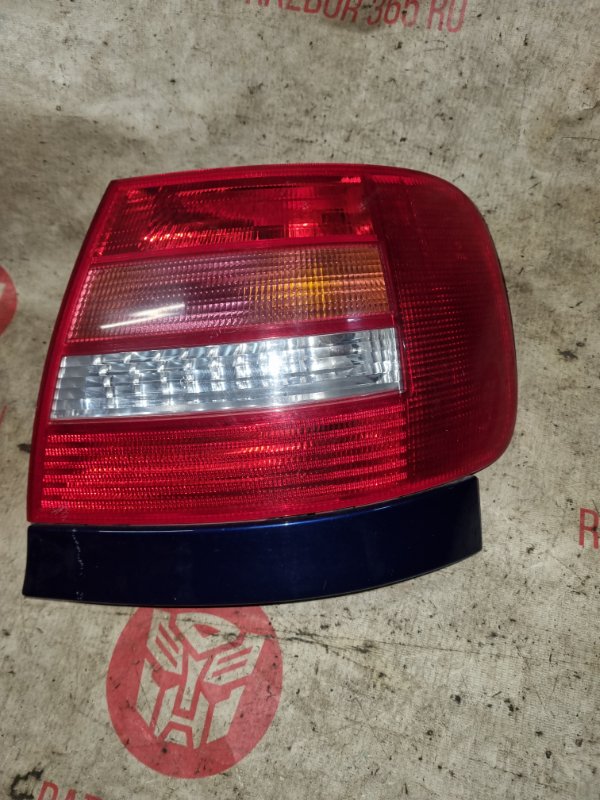 Фонарь Audi A4 8D2 APT 1.8 2000 (б/у)