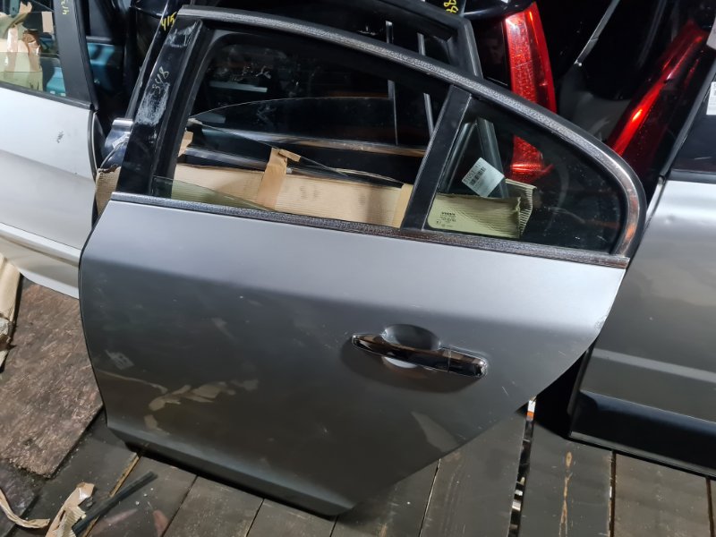Дверь Volvo S60 Y20 B4164T 2012 задн. лев. (б/у)