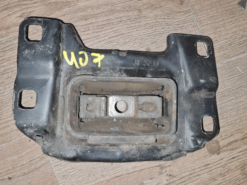 Опора ДВС VOLVO C30 MK B4204S3 2011 лев. (б/у)