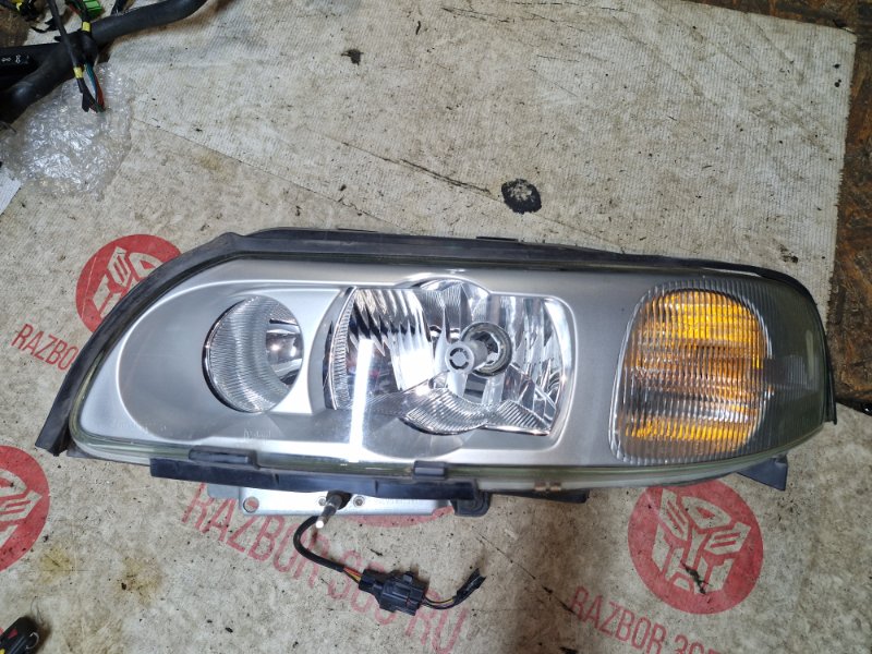 Фара ксенон Volvo V70 SW B5254T4 2004 лев. (б/у)