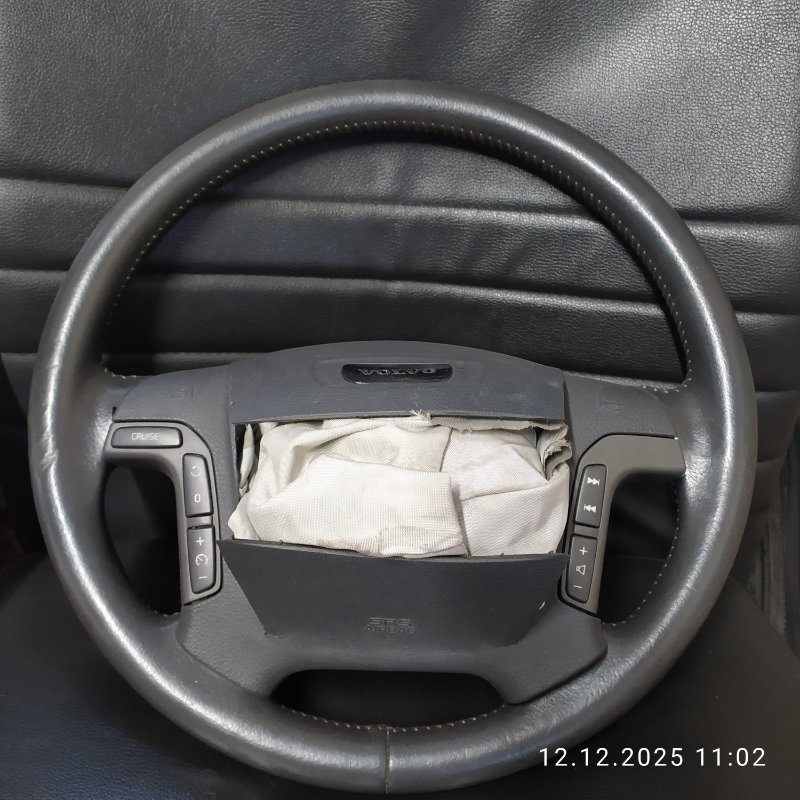 Руль Volvo XC70 SZ B5244T3 2001 (б/у)