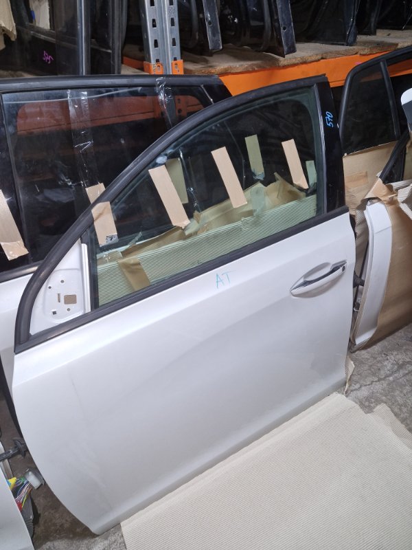 Дверь Peugeot 308 T92 HN01 2014 перед. лев. (б/у)