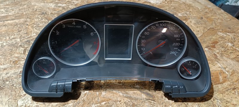 Щиток приборов Audi A4 8E2 AMB 2003 (б/у)