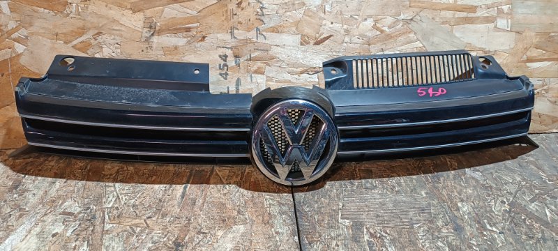 Решетка радиатора Volkswagen Golf 5K1 CBZ 2011 (б/у)