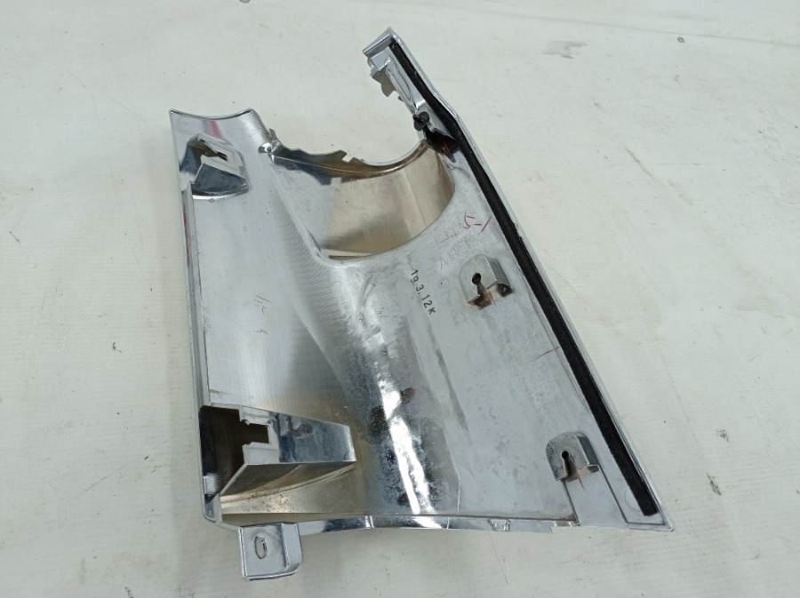 Панель кабины левый Elf NKR81A