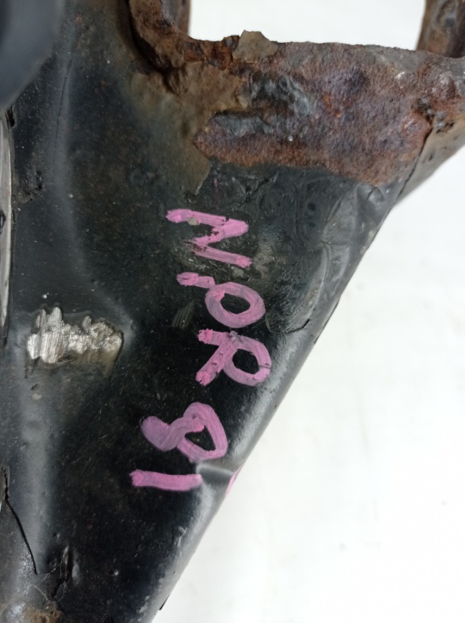 Крепление рессоры заднее левое Elf NPR81