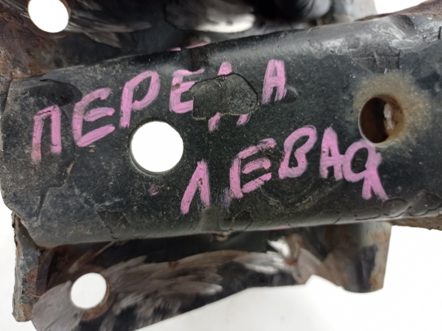 Крепление рессоры заднее левое Elf NPR81