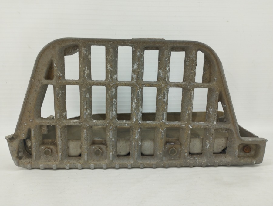 Подножка передняя левая Elf NKR72E