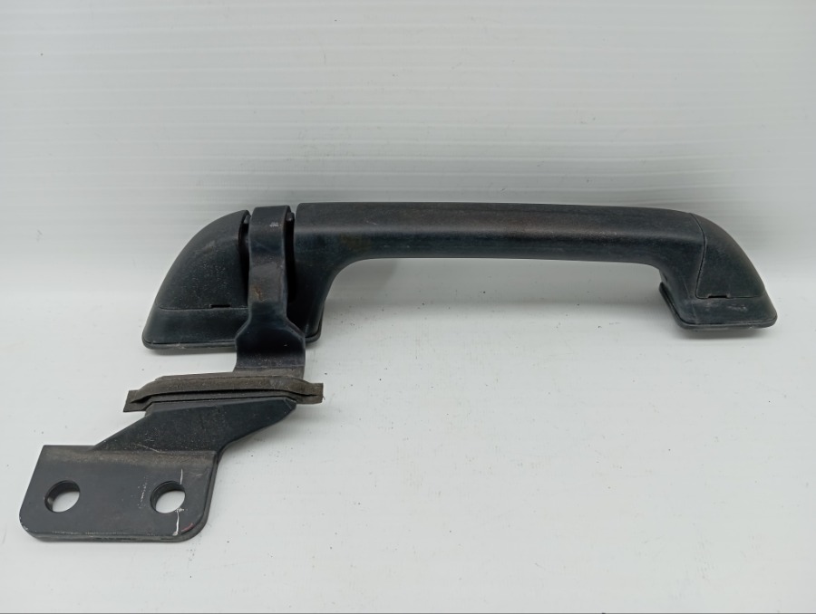 Ручка капота правая Isuzu Forward FRR90S1 контрактная