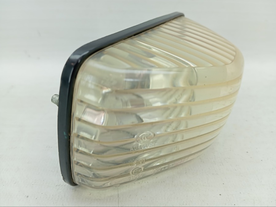 Повторитель поворота левый Isuzu Elf NHR85A Повторитель поворота левый Isuzu Elf NHR85A