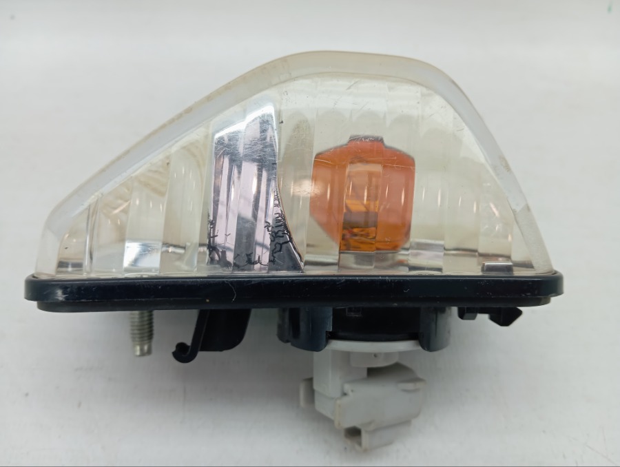 Повторитель поворота левый Elf NHR85A Повторитель поворота левый Elf NHR85A