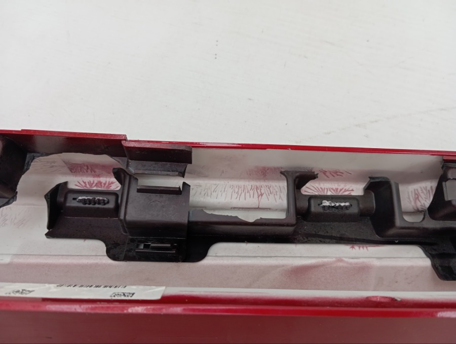 Накладка на порог правая XF CC9