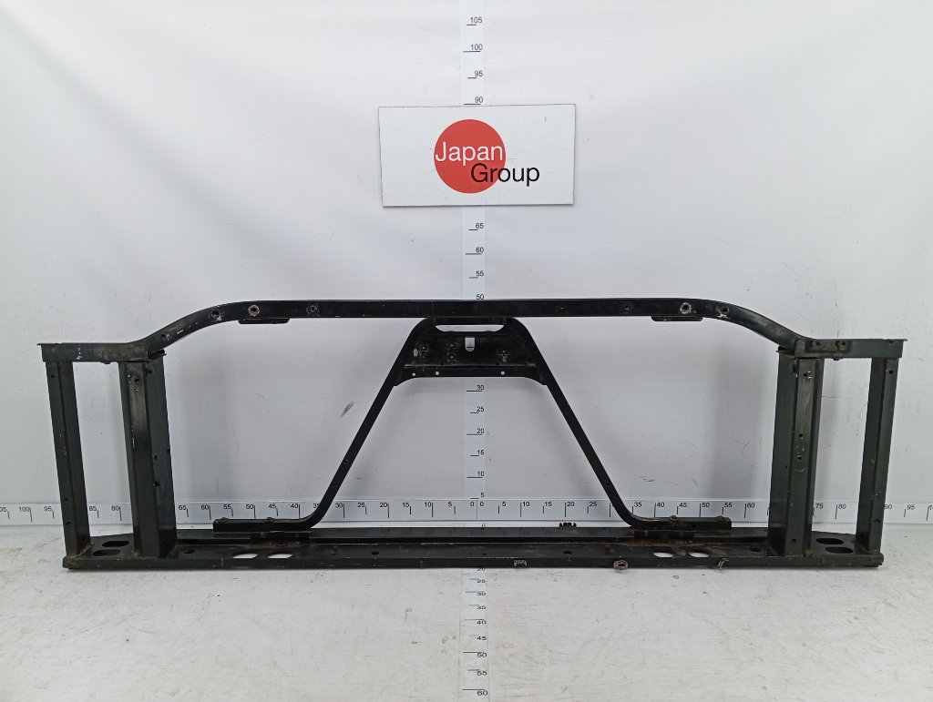 Рамка радиатора Escalade 2002-2006 GMT830 LQ9