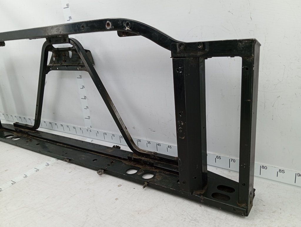 Рамка радиатора Escalade 2002-2006 GMT830 LQ9