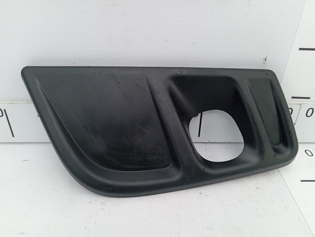 Накладка противотуманной фары левая Isuzu Forward FRR90 контрактная