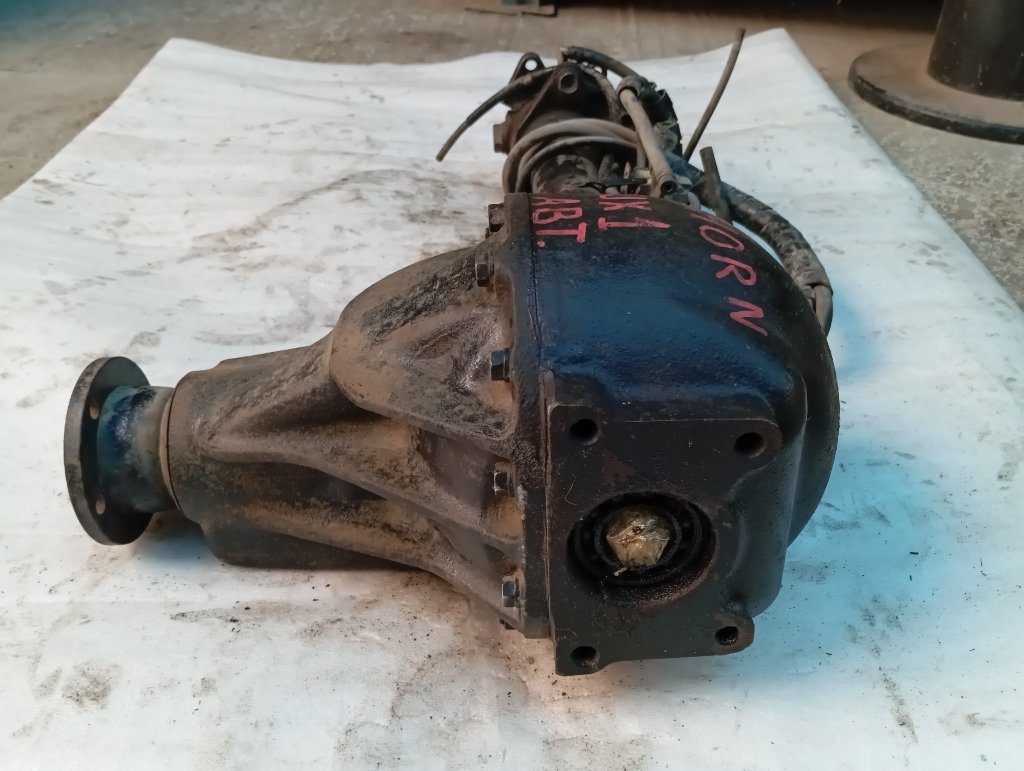 Редуктор передний Isuzu Bighorn UBS26DW 4JX1