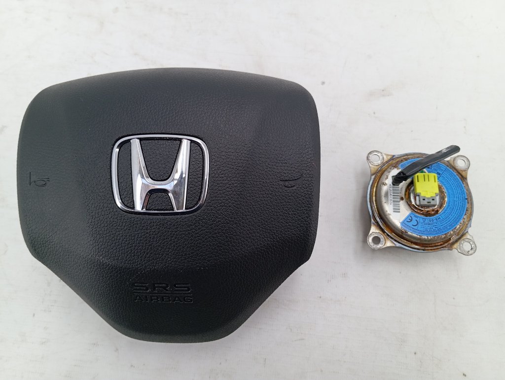 Подушка безопасности водителя Honda Shuttle 2016 DAA-GP7 LEB 77810-T5A-N81ZA контрактная