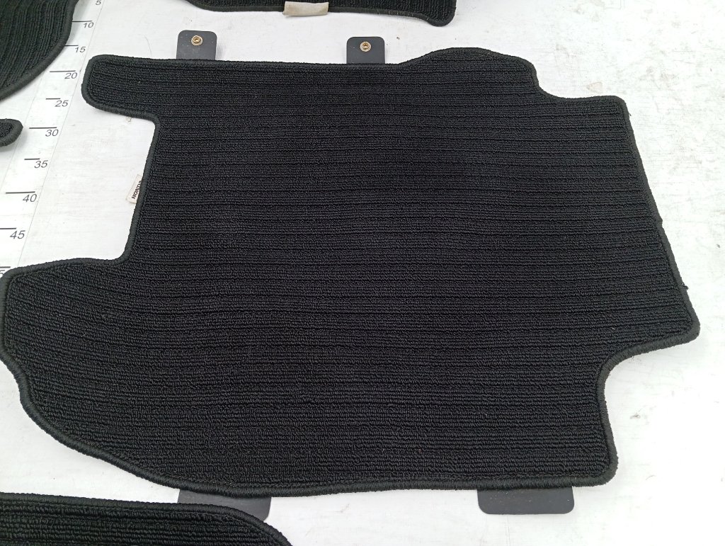 Коврики комплект Shuttle 2016 DAA-GP7 LEB Коврики комплект Shuttle 2016 DAA-GP7 LEB