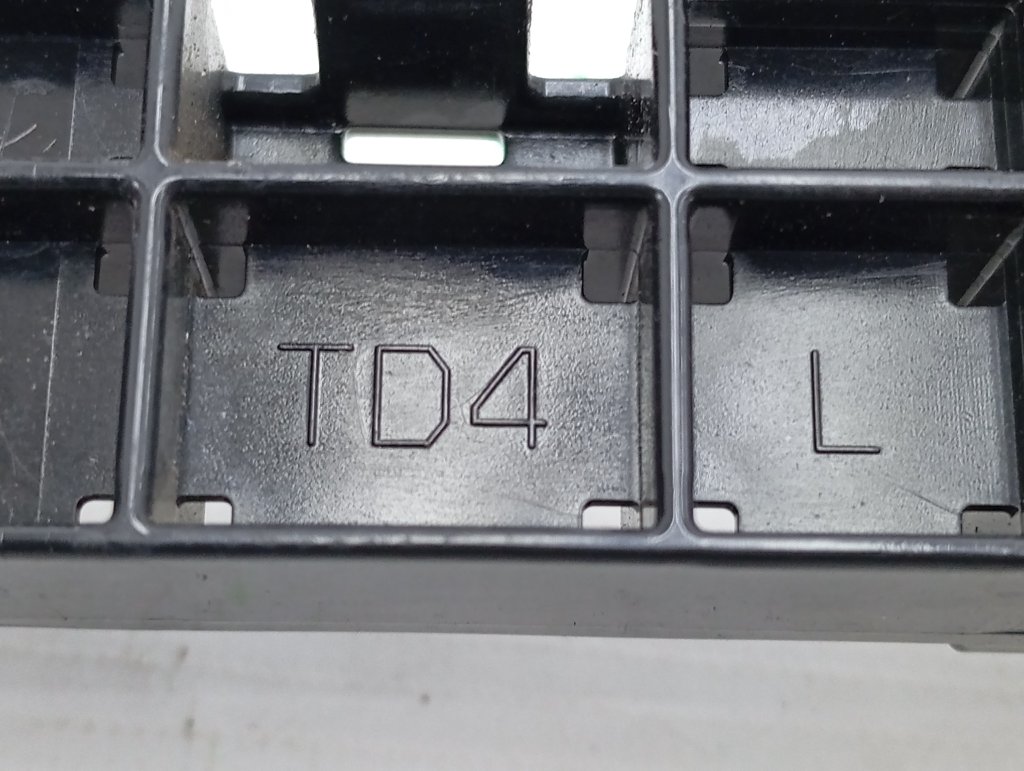 Крепление бампера заднее левое Shuttle 2016 DAA-GP7 LEB