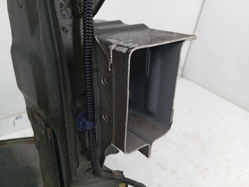 Рамка радиатора Shuttle 2016 DAA-GP7 LEB