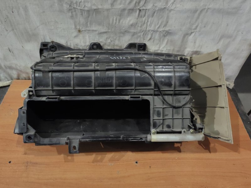 Бардачок TOYOTA CELSIOR UCF30