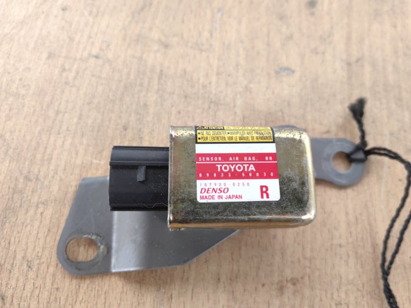 ДАТЧИК УДАРА задний правый TOYOTA CELSIOR UCF31 89833-50030 контрактная
