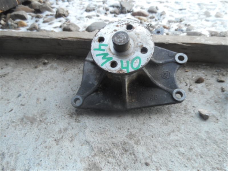 Помпа Mitsubishi 4M40 (б/у) Помпа Mitsubishi 4M40 (б/у)