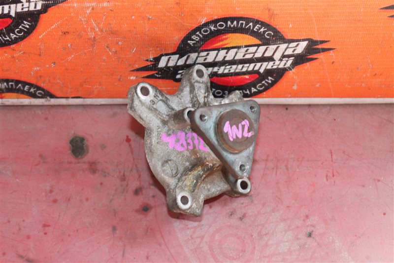Помпа Toyota 1NZ (б/у) Помпа Toyota 1NZ (б/у)