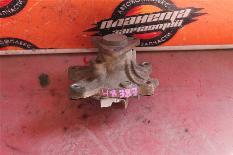 Помпа Toyota 1NZ (б/у) Помпа Toyota 1NZ (б/у)