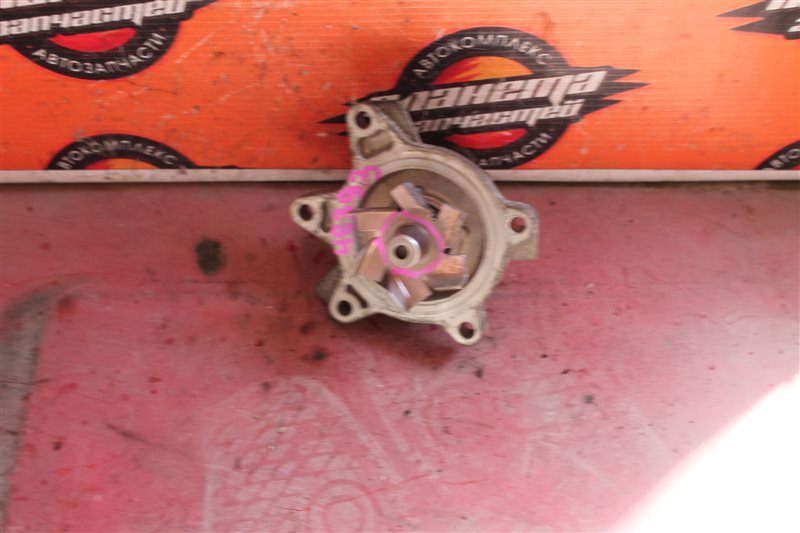 Помпа Toyota 1NZ (б/у) Помпа Toyota 1NZ (б/у)