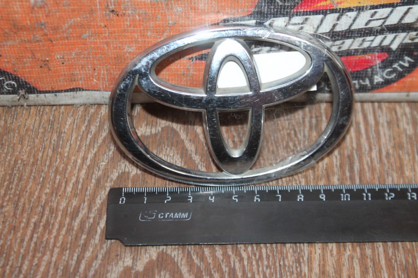 Эмблема Toyota (б/у) Эмблема Toyota (б/у)
