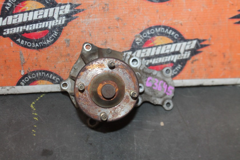 Помпа Toyota 1G (б/у) Помпа Toyota 1G (б/у)