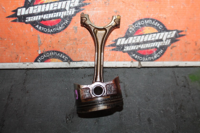 Поршень Toyota 2NZ (б/у) Поршень Toyota 2NZ (б/у)