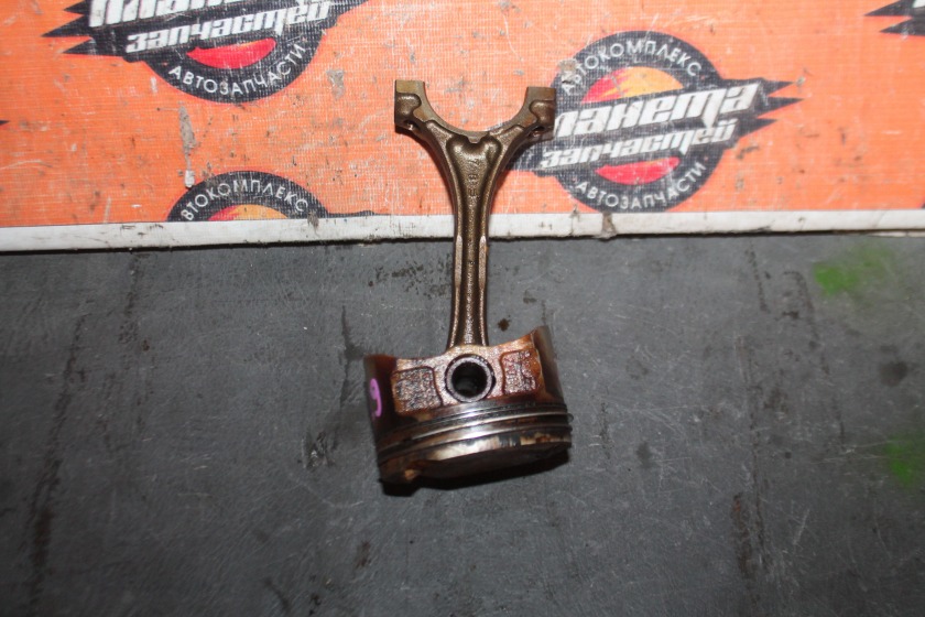 Поршень Toyota 2NZ (б/у) Поршень Toyota 2NZ (б/у)