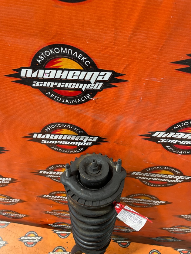 Стойка передняя правая TRAILBLAZER 1GNDT13S GM VORTEC LL8
