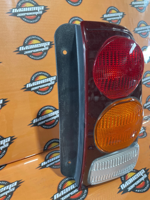 Стоп-сигнал задний правый CHEVROLET TRAILBLAZER 1GNDT13S GM VORTEC LL8 Стоп-сигнал задний правый CHEVROLET TRAILBLAZER 1GNDT13S GM VORTEC LL8