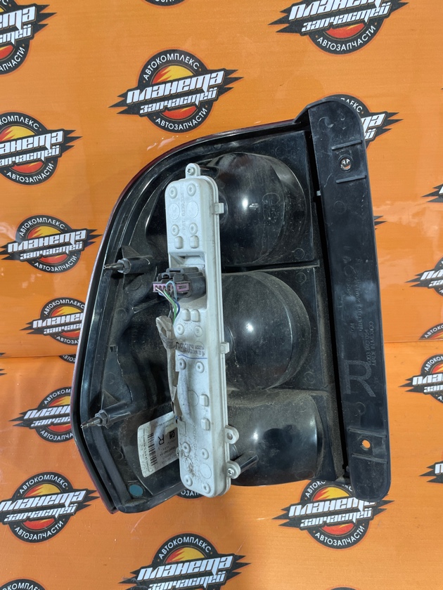 Стоп-сигнал задний правый TRAILBLAZER 1GNDT13S GM VORTEC LL8 Стоп-сигнал задний правый TRAILBLAZER 1GNDT13S GM VORTEC LL8