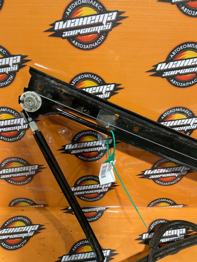 Стеклоподъемник передний правый TRAILBLAZER 1GNDT13S GM VORTEC LL8