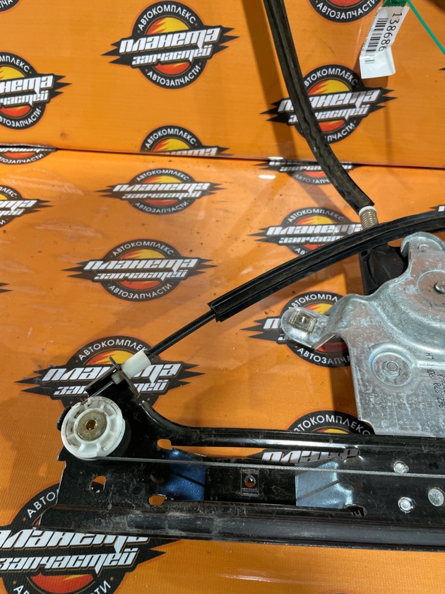 Стеклоподъемник передний правый TRAILBLAZER 1GNDT13S GM VORTEC LL8