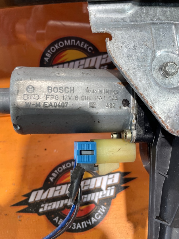 Стеклоподъемник передний правый TRAILBLAZER 1GNDT13S GM VORTEC LL8