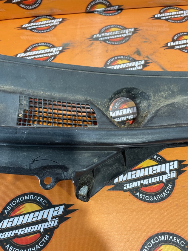 Решетка NISSAN SKYLINE YV37 274A