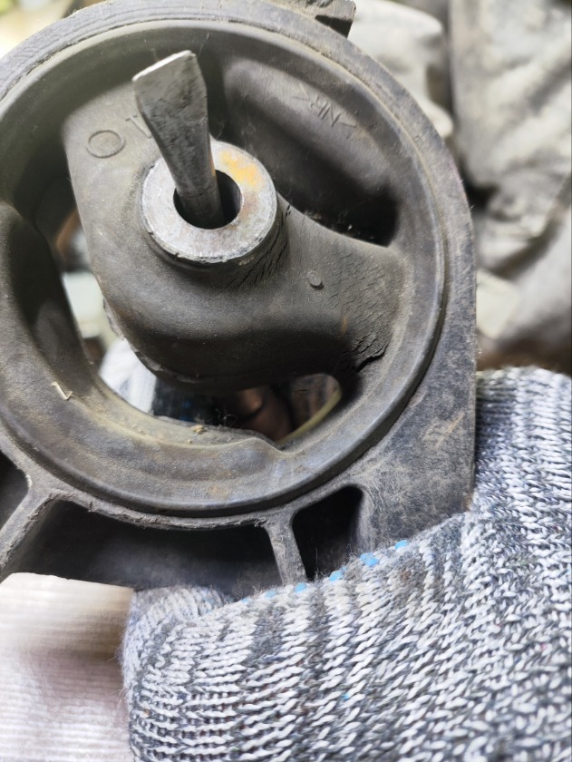 Подушка двигателя задняя CHEVROLET MW ME34S M13A Подушка двигателя задняя CHEVROLET MW ME34S M13A