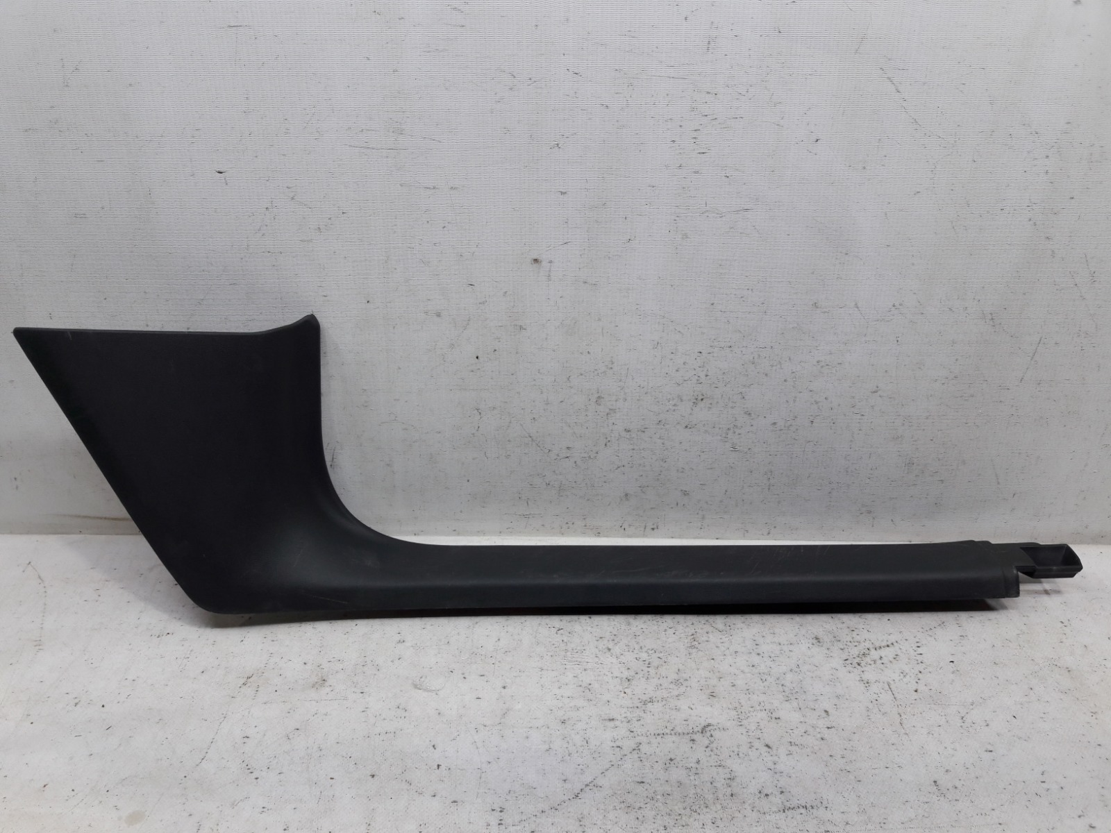 Накладка порога передняя правая Skoda Octavia 2004-2013 A5 1Z1863484 Б/У