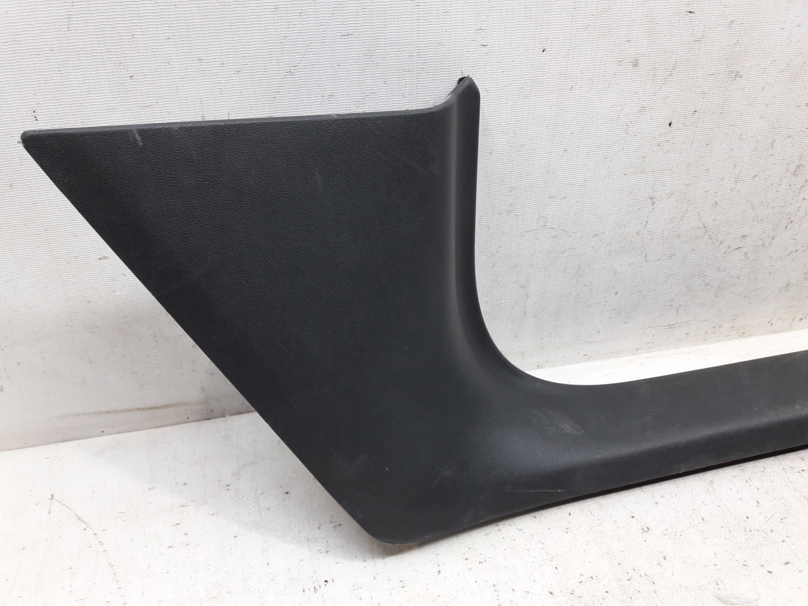 Накладка порога передняя правая Octavia 2004-2013 A5