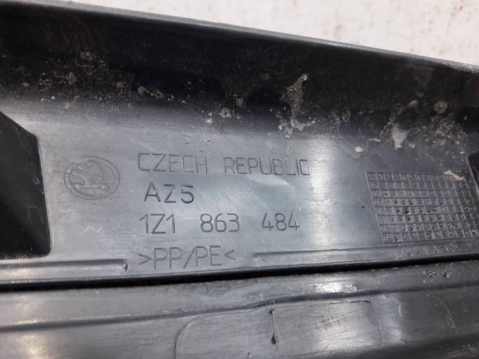 Накладка порога передняя правая Octavia 2004-2013 A5