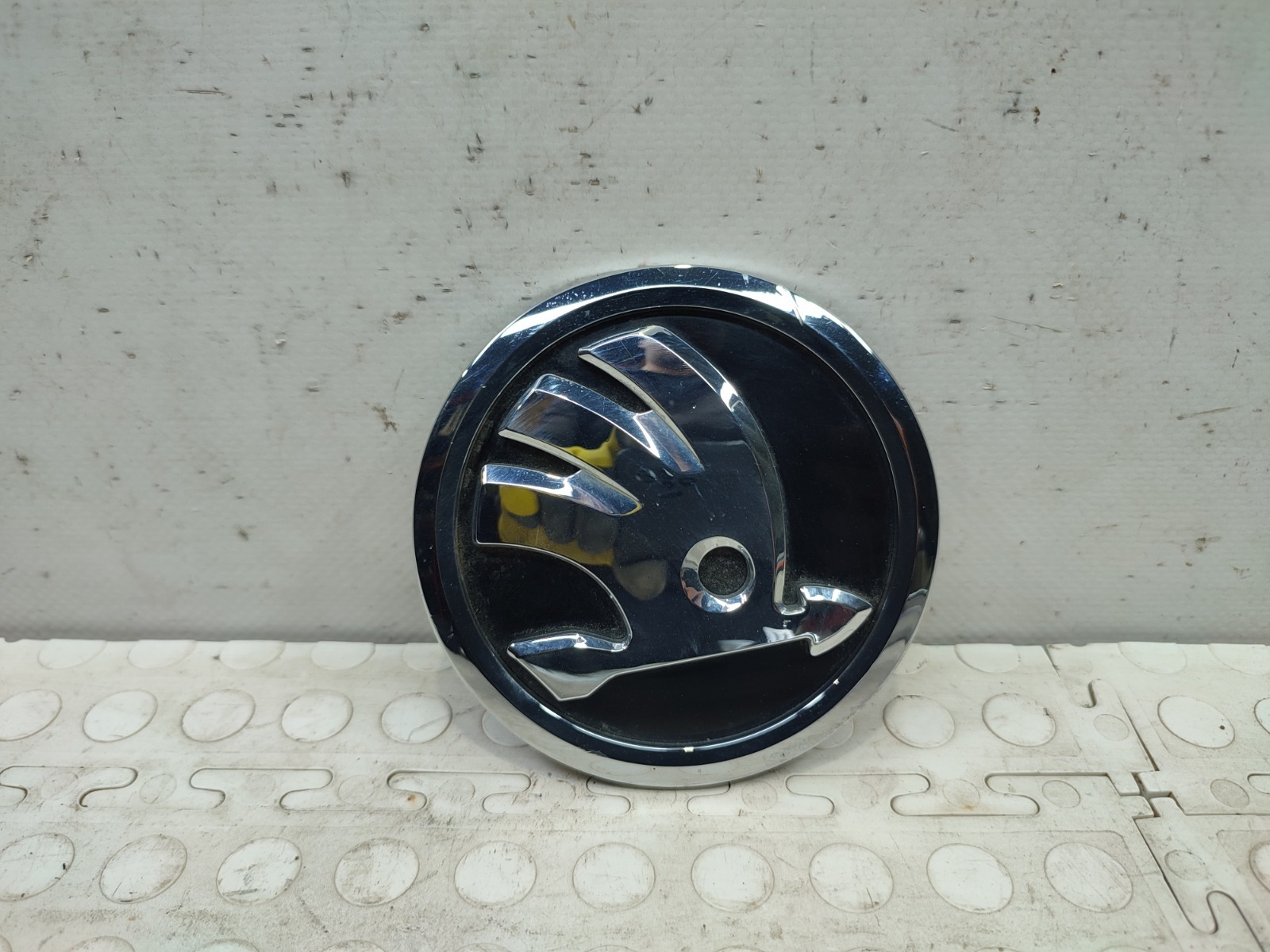 Эмблема задняя Skoda Kodiaq 2016- 565853621 Б/У